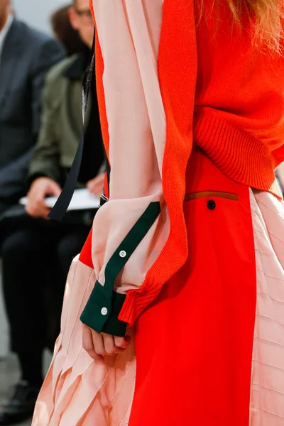 Look 15